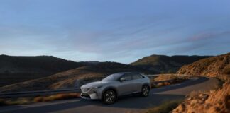 Mazda CX-6e, tecnologia e design per il nuovo SUV elettrico