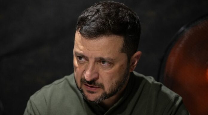 Zelensky “Bloccare componenti di produzione estera per missili russi”