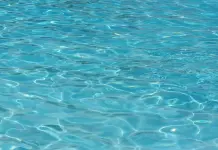 Bimba di 2 anni annega in piscina e muore a Palermo