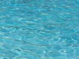 Bimba di 2 anni annega in piscina e muore a Palermo