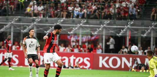 Il Milan batte 2-0 il Venezia nel ricordo di Franco Baresi