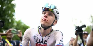 Pogacar cade e si ritira dalla Vuelta, sprint di Coquard e Mas in maglia rossa