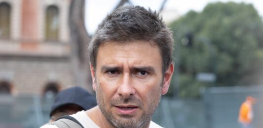 Di Battista sui social “Ce la metterò tutta per tornare presto”