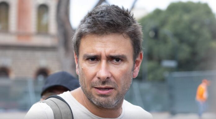 Di Battista sui social “Ce la metterò tutta per tornare presto”