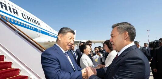 Il presidente cinese Xi Jinping in Kirghizistan per il Vertice SCO