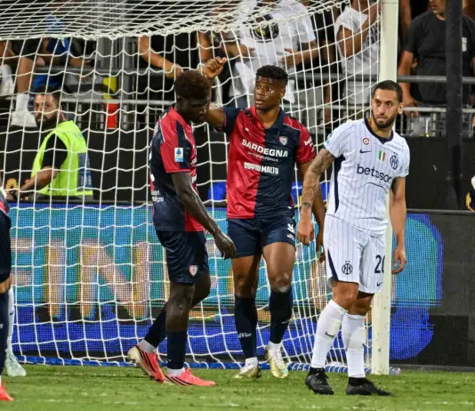 Calhanoglu lancia l’Inter a Cagliari, nerazzurri a punteggio pieno