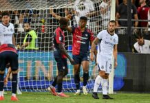 Calhanoglu lancia l’Inter a Cagliari, nerazzurri a punteggio pieno