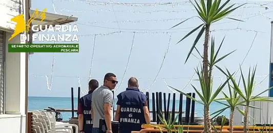 Scoperti 5 lavoratori in nero in uno stabilimento balneare del Pescarese, sanzioni fino a 24.000 euro