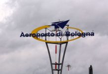 Ruba profumi e occhiali per 5 mila euro all’aeroporto di Bologna, denunciato un cittadino rumeno