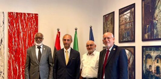 L’ambasciatore Alberini incontra una delegazione del Comitato di amicizia Libia-Italia, focus su relazioni bilaterali
