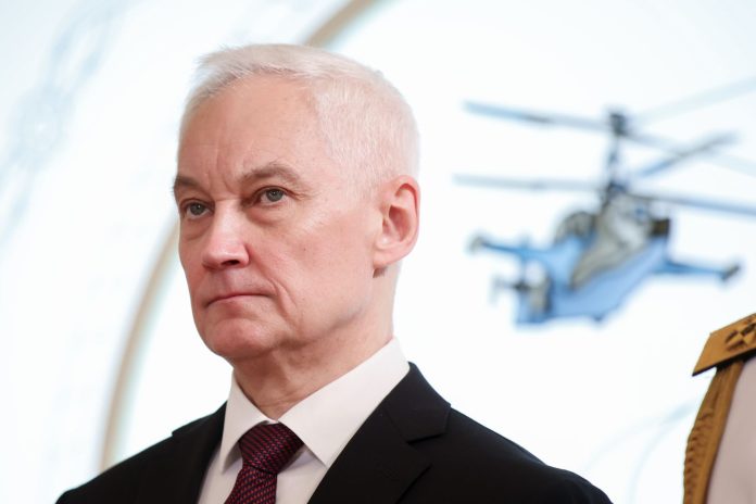 San Pietroburgo, il presidente Putin partecipa alle celebrazioni della Giornata della Marina russa