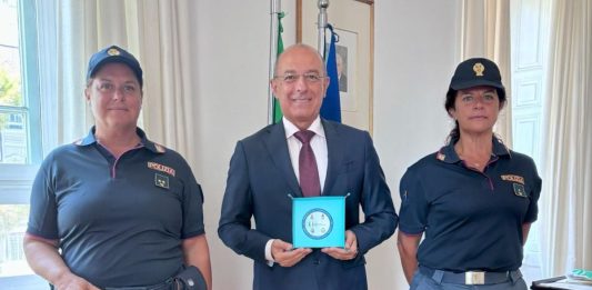 Grecia, l’Ambasciatore Cuculi ringrazia le agenti della Polizia di Stato impegnate ad Atene