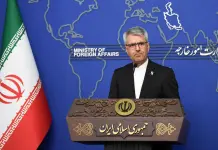Iran, Baghaei “La scadenza di 60 giorni è diventata completamente irrilevante dopo le violazioni Usa”. Proseguono i colloqui con l’Oman