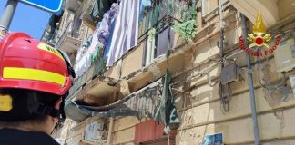 Crolla un balcone a Palermo, grave una donna di 56 anni