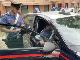 Aggredisce l’ex compagna e le danneggia l’auto, 38enne arrestato a Roma