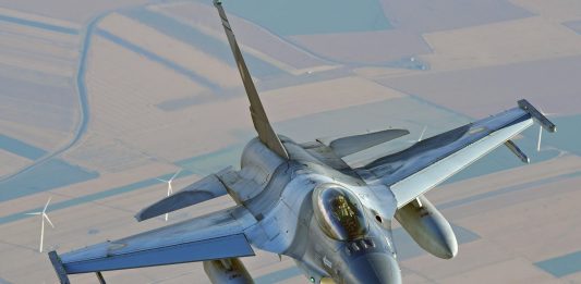 Caccia italiani abbattono un drone entrato nello spazio aereo della Lettonia. Riga: “Grazie ai nostri alleati per averci difeso”