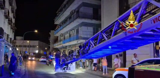 La lunga notte dei Campi Flegrei: gente in strada e 63 scosse, 26 feriti di cui 2 in codice rosso