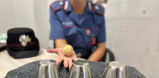 Influencer salva una turista dalla truffa delle campanelle e viene picchiato, 3 arresti a Roma