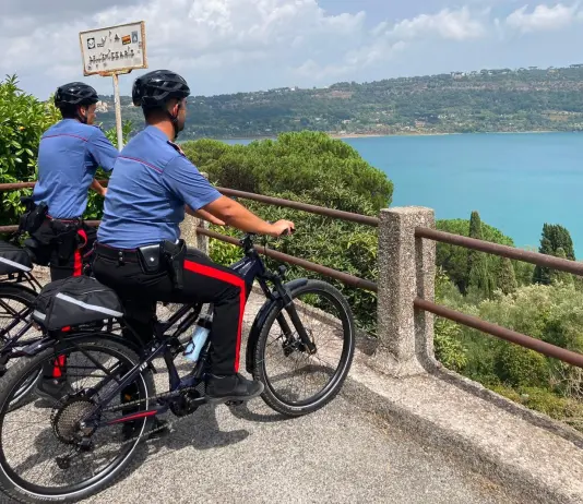 Sicurezza e tutela dell’ambiente, i Carabinieri in e-bike a Castel Gandolfo