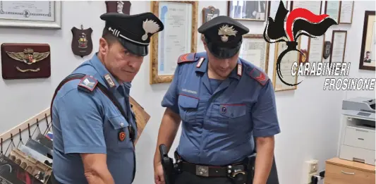 Rapina un supermercato a Frosinone e poi tenta la fuga in camper ma si schianta contro un palo, arrestato
