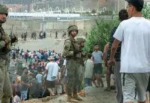 Ceuta, il ministro degli esteri spagnolo: “Sui migranti Italia non all’altezza delle aspettative”. Fonti Viminale: “Con Governo Meloni crollo degli sbarchi”
