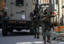 Evacuati cinque attivisti italiani in Cisgiordania. Media palestinesi “Espulsi con la forza dall’esercito israeliano”
