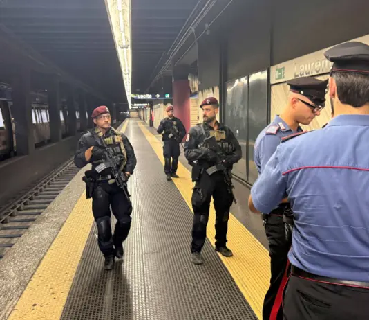 Roma, controlli al Laurentino e alla stazione della metro: 5 arresti e 450 persone identificate