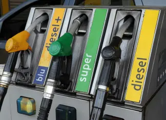 Mimit, oltre 10 mila distributori hanno aderito al price cap. Urso “Successo italiano che stupisce l’Europa”