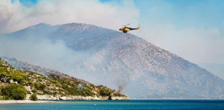 Scontro fra due elicotteri antincendio in Grecia