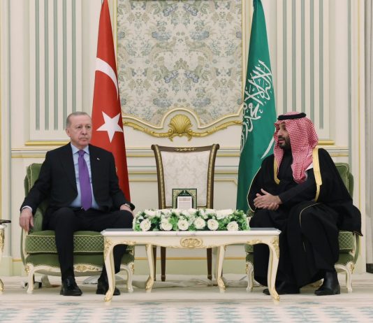 تركيا والسعودية وباكستان توقع اتفاقية دفاع مشتركة