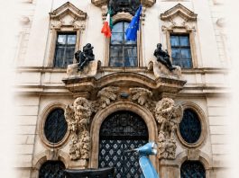 L’Ambasciata d’Italia a Praga apre le porte per celebrare gli ottant’anni della Vespa