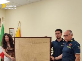 La Guardia di Finanza restituisce all’archivio di Stato un’antica mappa del Catasto Urbano di Enna
