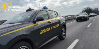 Sequestrati a Padova 2 kg di ketamina nascosti in una scatola di corn flakes, 2 arresti / Video