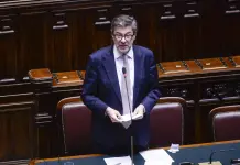 Attivazione della clausola di salvaguardia nazionale, Giorgetti alla Camera: “All’Ue chiederemo lo 0,6% per l’energia e lo 0,9% per la difesa”
