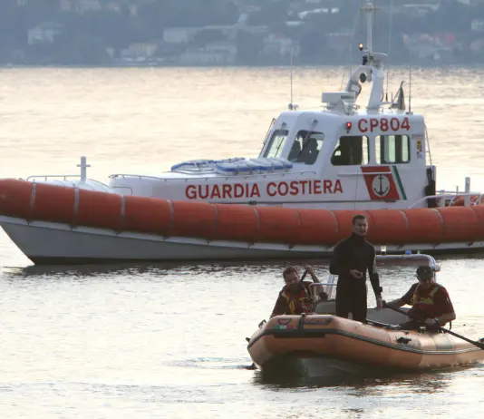 Sicurezza sulle acque, Guardia Costiera e Navigazione Laghi rafforzano i messaggi di prudenza per turisti