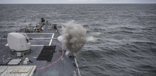Attacco degli Houthi a una nave nel Mar Rosso, almeno 4 morti