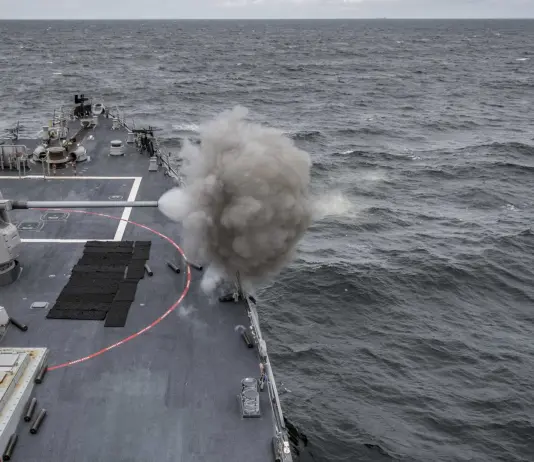 Attacco degli Houthi a una nave nel Mar Rosso, almeno 4 morti