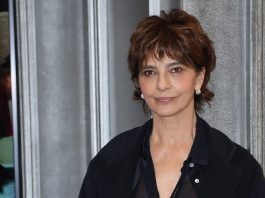 Laura Morante compie 70 anni e pubblica “Dieci storie pop”