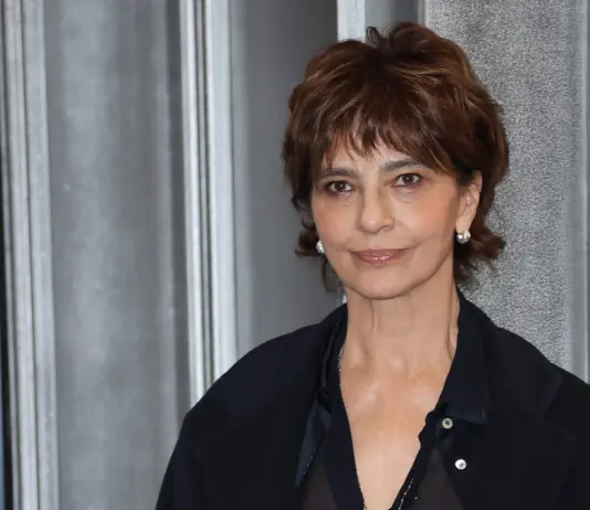 Laura Morante compie 70 anni e pubblica “Dieci storie pop”