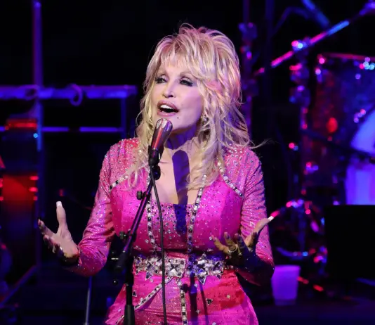 È morta a 80 anni Dolly Parton, icona americana e regina del country