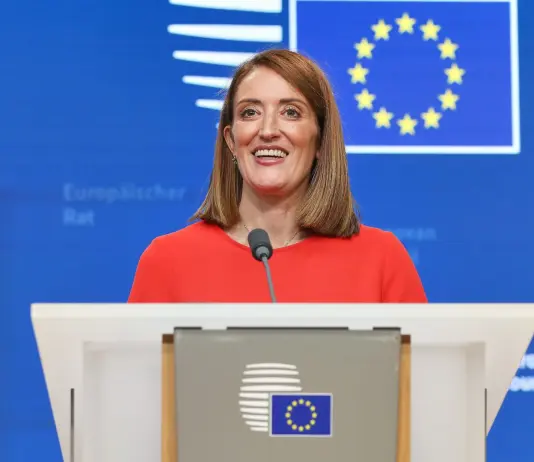 Metsola “L’Europa non sarà una semplice spettatrice nella corsa globale all’intelligenza artificiale”