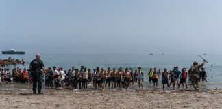 Immigrazione, la Guardia Civil spagnola avvia l’installazione di una nuova barriera marittima a Melilla