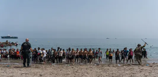 Immigrazione, la Guardia Civil spagnola avvia l’installazione di una nuova barriera marittima a Melilla