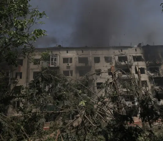 Ucraina, massiccio attacco missilistico su Kiev: colpito un ospedale pediatrico, 12 morti