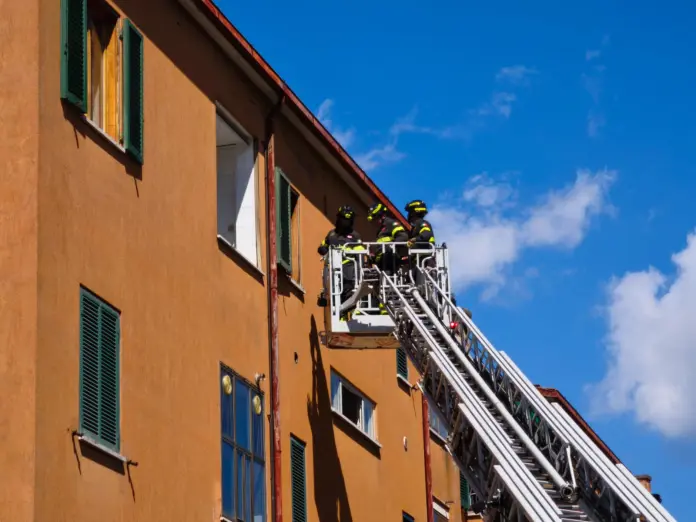 Perugia, forte esplosione in una palazzina, due feriti in gravi condizioni