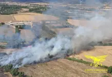 La Sardegna nella morsa degli incendi, riprende vigore il rogo di Bortigiadas in Gallura