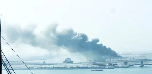 Gli Emirati interrompono tutti gli scambi commerciali con l’Iran dopo il lancio di missili da Teheran