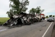Ucraina, minibus colpito a Kherson: 4 vittime e 5 feriti. Zelensky “Il feroce safari russo ha ormai superato ogni limite”