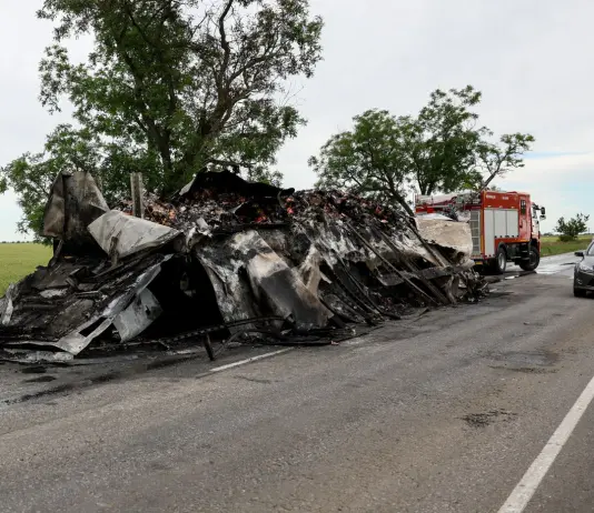 Ucraina, minibus colpito a Kherson: 4 vittime e 5 feriti. Zelensky “Il feroce safari russo ha ormai superato ogni limite”