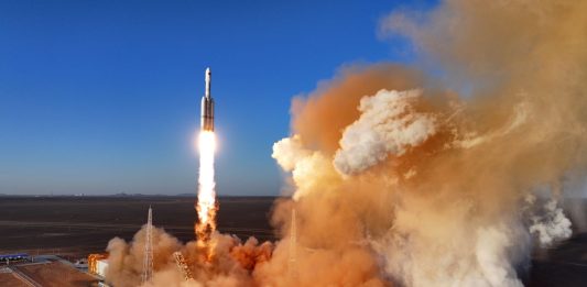 Cina, il Lijian-1 porta in orbita cinque satelliti